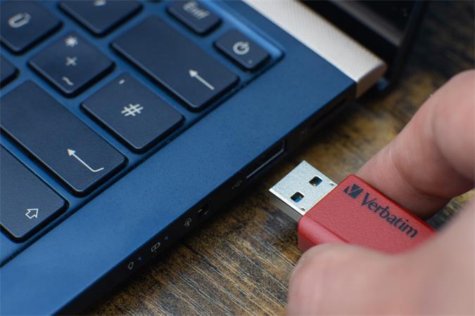 USB flash disk "Store n Click", červená, modrá, 2ks x 32GB, USB 3.2, 80/25MB/sec, VERBATIM 49308